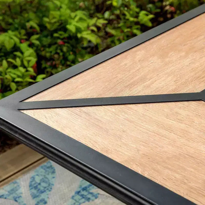 Conjunto de comedor para patio de 7 piezas con mesa rectangular con orificio para sombrilla y sillas giratorias - Captiva Designs