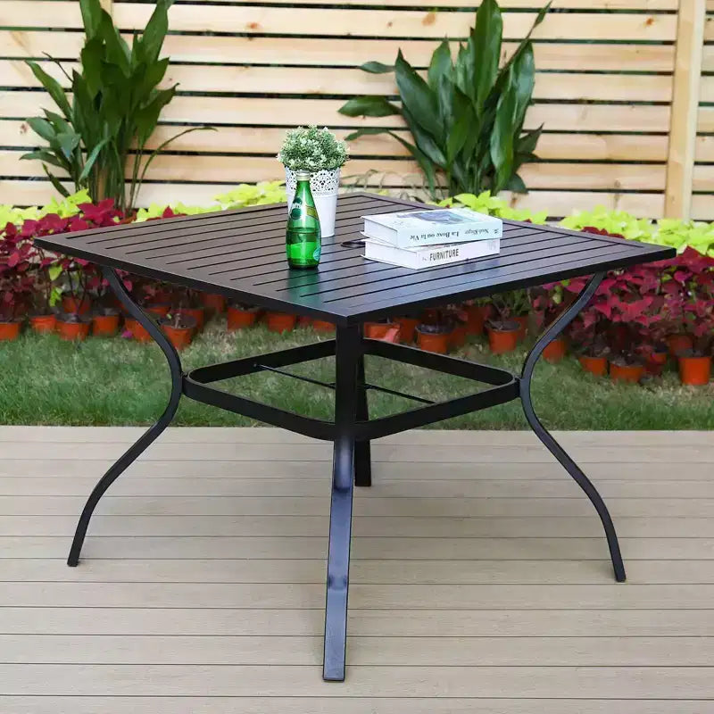 5-delige terrasmeubelset met vierkante metalen tafel van 37" met rasterpatroon en parasolgat & stoelen met armleuningen - Captiva Designs: tuinmeubelset