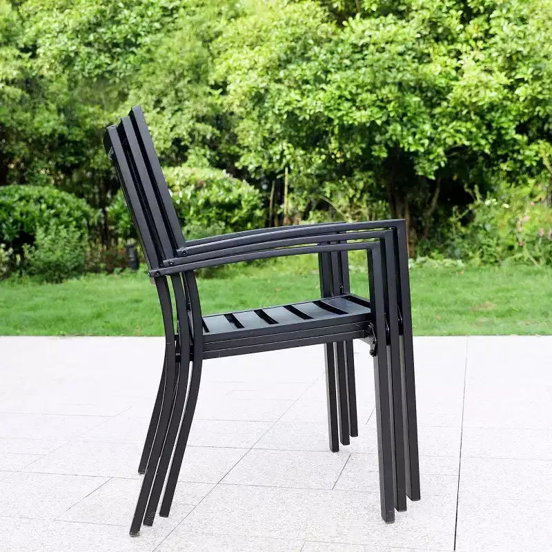 Mesa de patio de 5 piezas y sillas de metal con diseño Diamondback - Captiva Designs