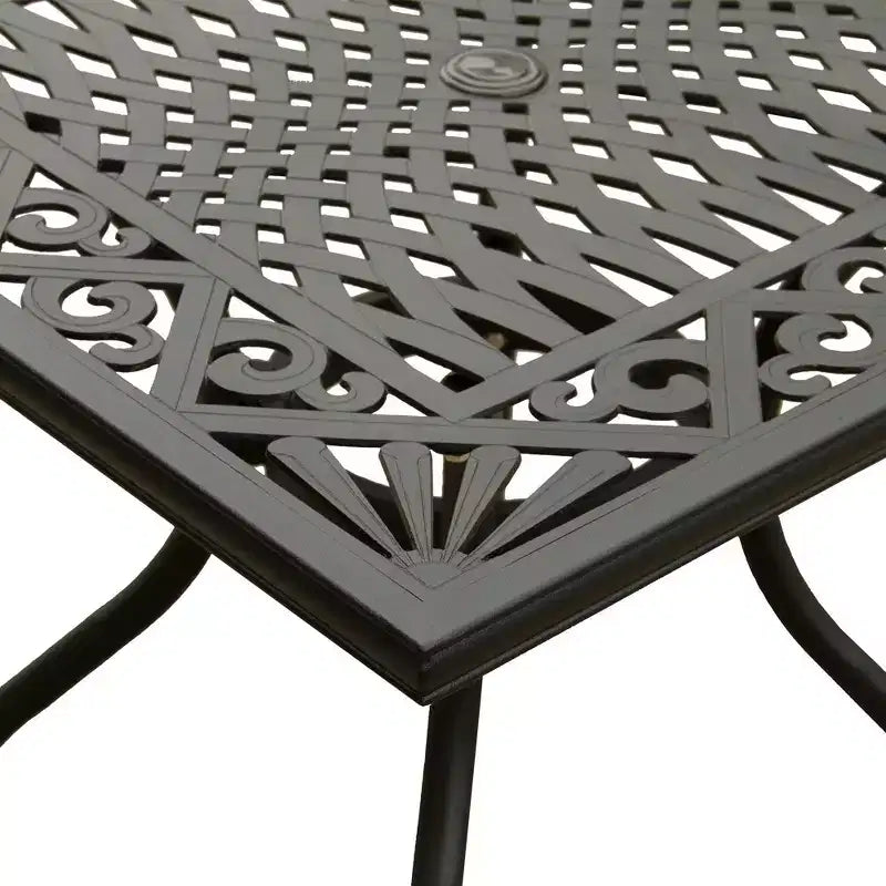 5-teiliges Outdoor-Set mit kunstvoll gestaltetem schwarzem quadratischem 37"-Tisch aus Aluminiumnetz und modernen Stühlen – Oakland Living