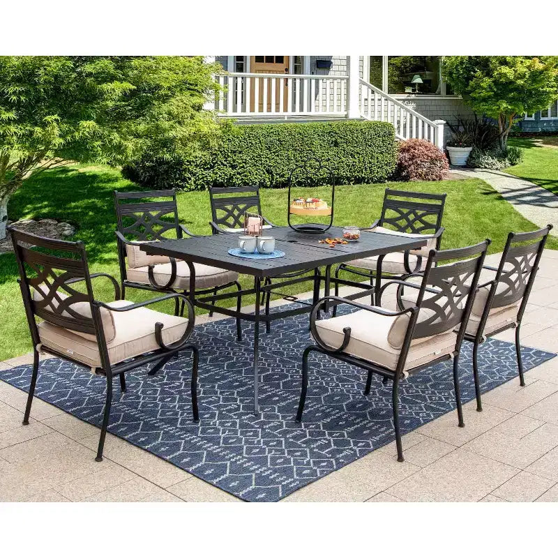 Juego de comedor para exteriores de 7 piezas con sillas con cojines y mesa grande de metal con orificio para sombrilla - Captiva Designs