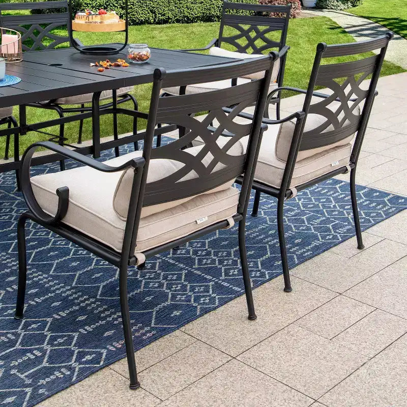 Juego de comedor para exteriores de 7 piezas con sillas con cojines y mesa grande de metal con orificio para sombrilla - Captiva Designs