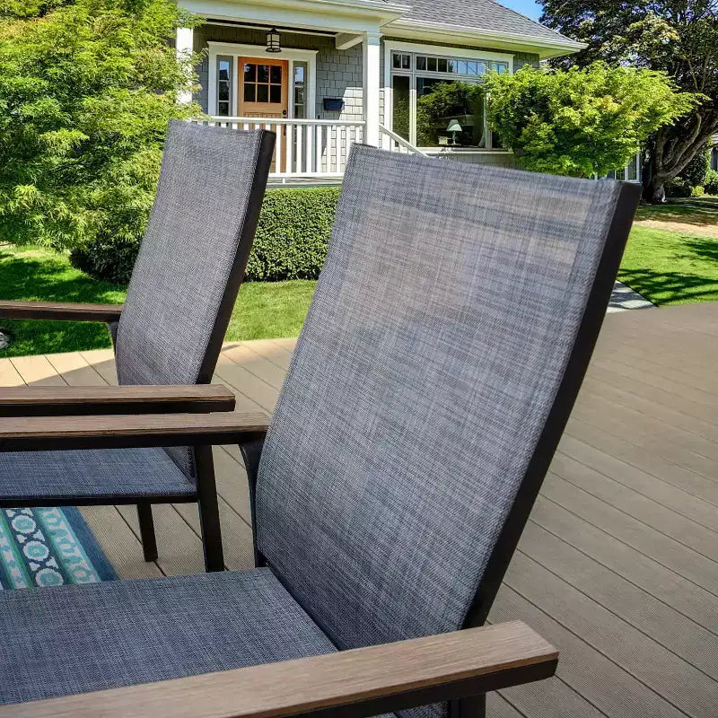 Conjunto de patio de 5 piezas con mesa de acero con orificio para sombrilla de 2" y sillas tipo sling con estructura de aluminio - Captiva Designs