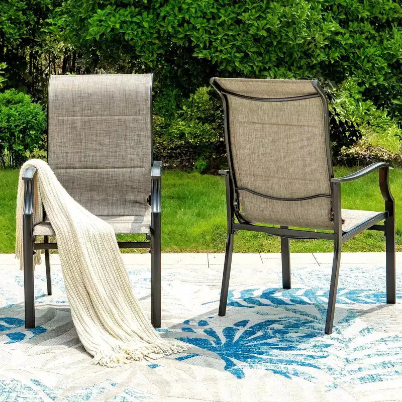Ensemble repas d’extérieur 7 pièces avec table rectangulaire dotée d’un trou pour parasol de 1.9" et chaises rembourrées en textilène - gris/noir - Captiva Designs : structure en acier