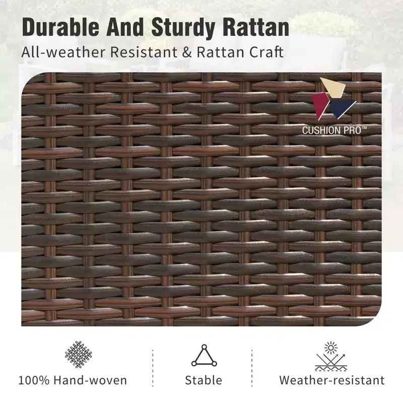 Mesa de comedor de acero con superficie de listones para patio, de 7 piezas, de Captiva Designs, con orificio para sombrilla y sillas de ratán con reposabrazos acolchados
