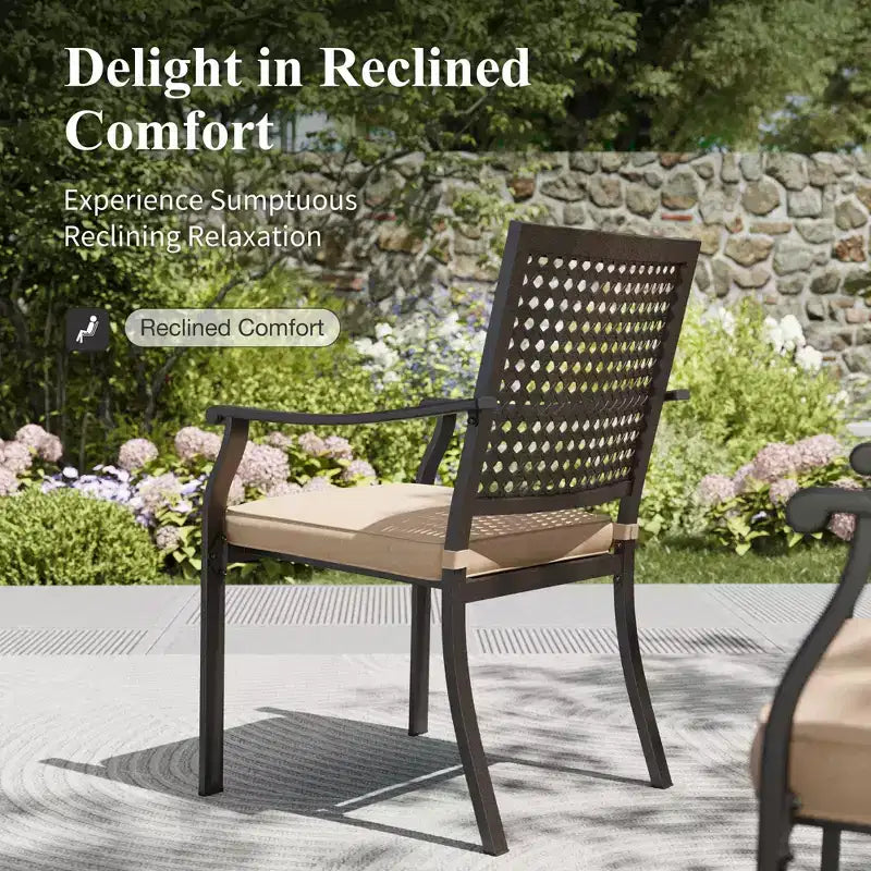 Captiva Designs 5-teiliges Terrassen-Essset aus Stahl mit quadratischem Tisch in Holzoptik und Metallstühlen mit Polstern