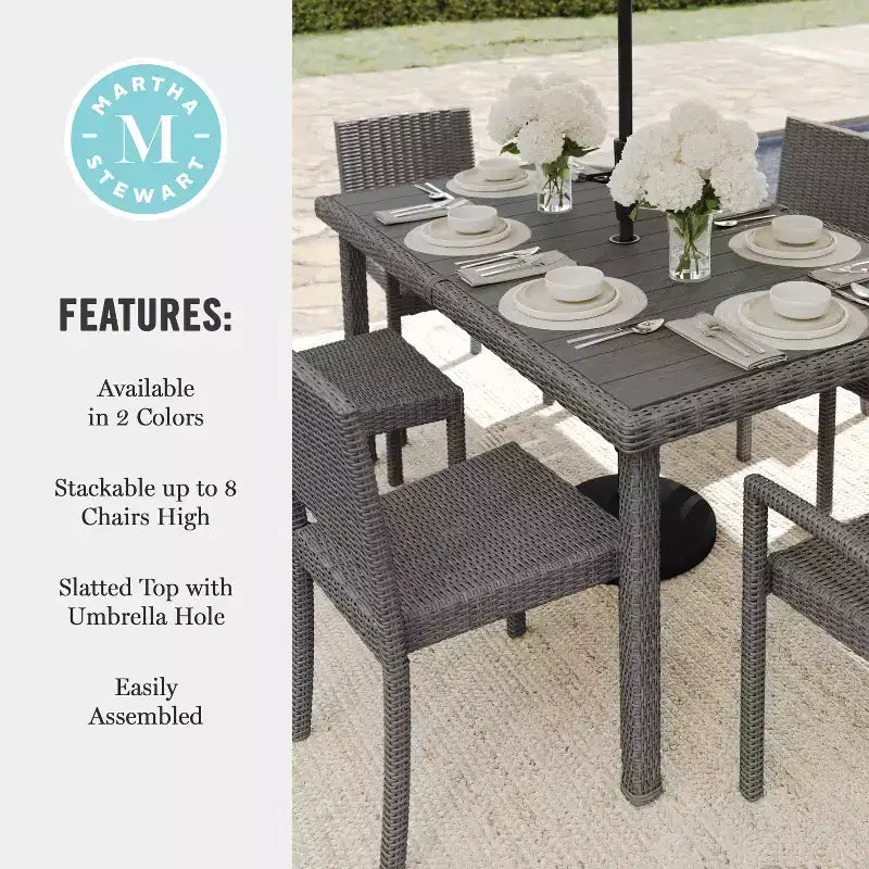 Martha Stewart Bedford set da pranzo da 7 pezzi per interni ed esterni con 6 sedie da pranzo impilabili e tavolo da patio da 62 con piano in legno composito e intrecciato in rattan