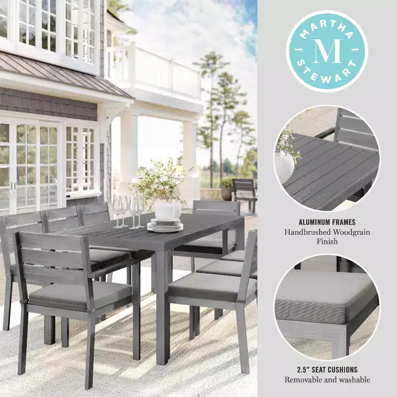 Set da patio per interni ed esterni Martha Stewart Bedford con tavolo da 71 e 8 sedie da pranzo, finitura in alluminio con venature del legno spazzolato e cuscini per seduta resistenti a tutte le condizioni atmosferiche