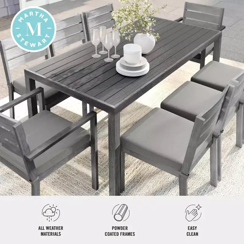 Set da patio per interni ed esterni Martha Stewart Bedford con tavolo da 71 e 8 sedie da pranzo, finitura in alluminio con venature del legno spazzolato e cuscini per seduta resistenti a tutte le condizioni atmosferiche