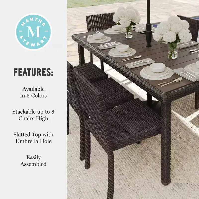 Set da pranzo da interno-esterno Martha Stewart Bedford da 9 pezzi, con 8 sedie impilabili e tavolo da patio da 71 pollici con piano in legno composito e intreccio in rattan
