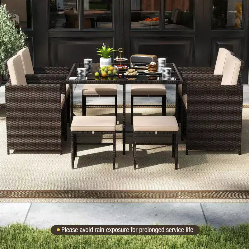 Ensemble repas de terrasse Costway 9 pièces avec table en verre trempé et coussins amovibles de pouf, blanc cassé/beige