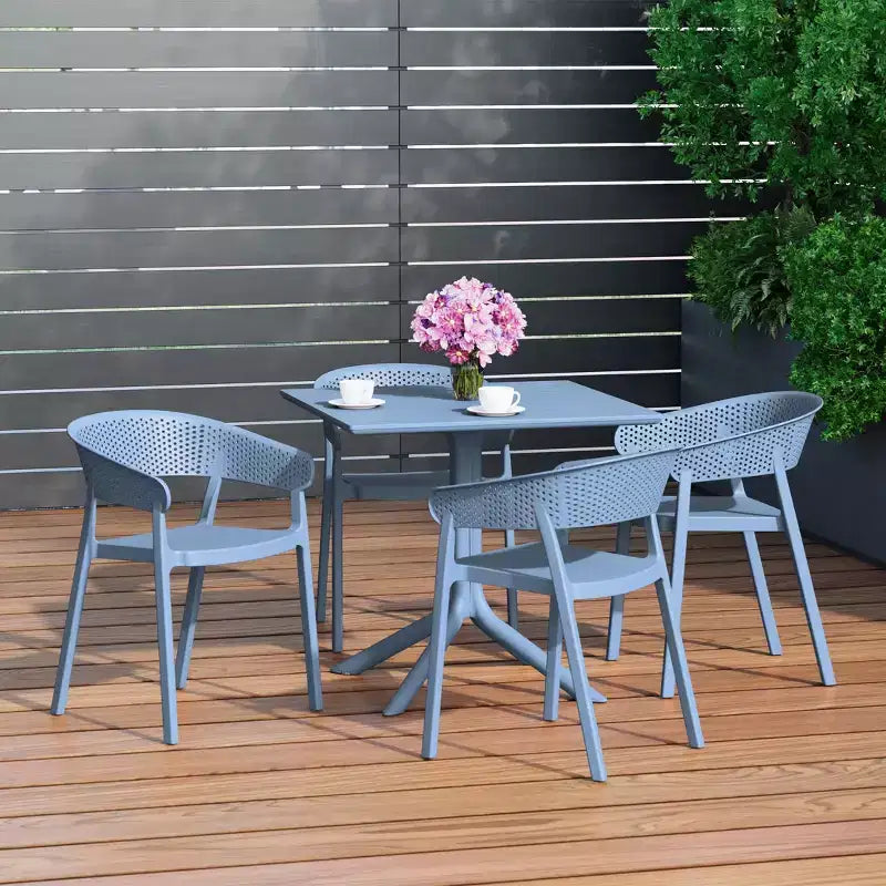 Conjunto de mesa de comedor cuadrada de resina para patio exterior de 5 piezas WestinTrends Playa con sillas de comedor apilables para patio