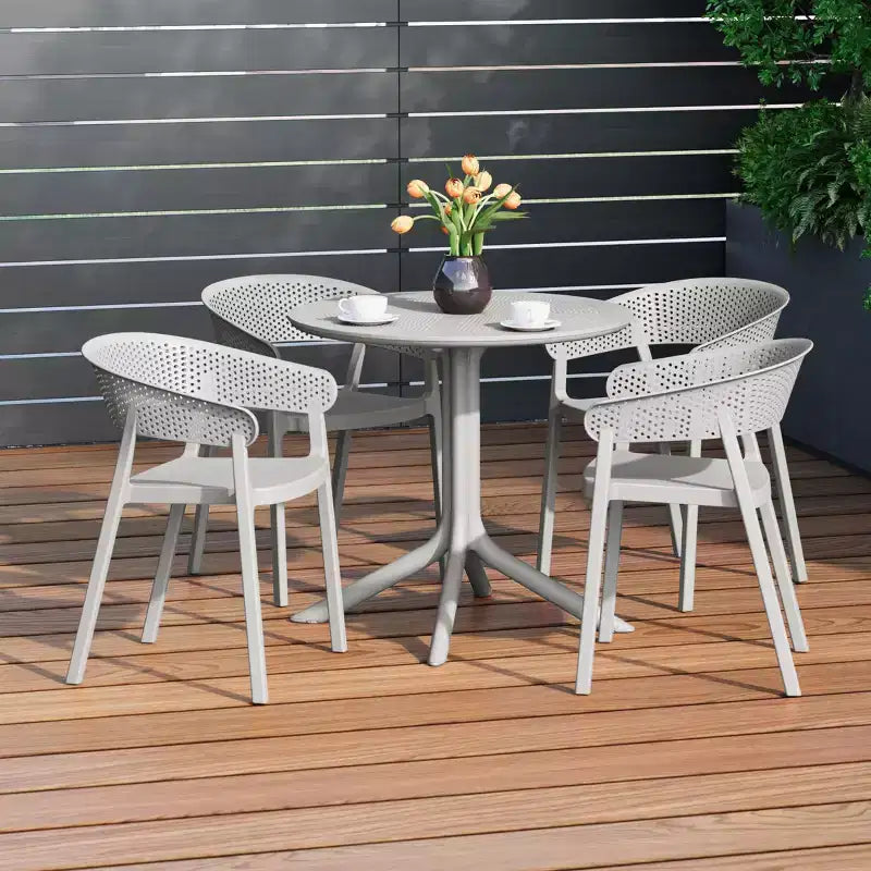 Conjunto de mesa de comedor redonda moderna para patio WestinTrends Playa de 5 piezas, con sillas de comedor de patio apilables