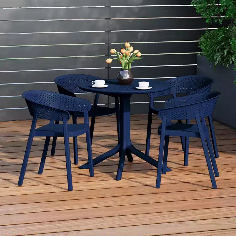 Conjunto de mesa de comedor redonda moderna para patio WestinTrends Playa de 5 piezas, con sillas de comedor de patio apilables