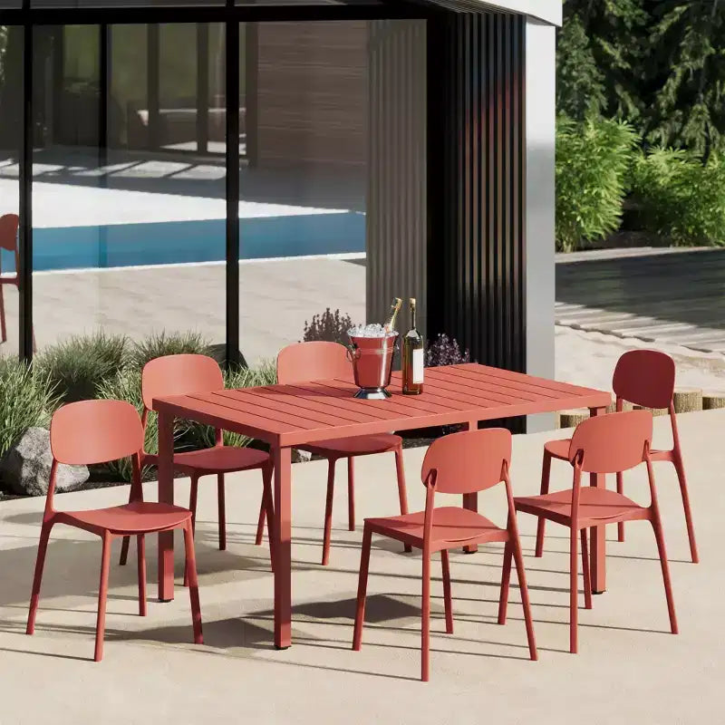 Conjunto de mesa de comedor rectangular de metal para patio de exterior de 7 piezas Playa de WestinTrends con sillas auxiliares apilables de patio de estilo moderno de mediados de siglo