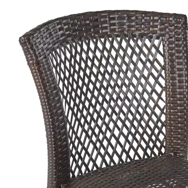 Conjunto de comedor de mimbre para exterior de 5 piezas Holmes de GDFStudio, con mesa redonda y orificio para sombrilla