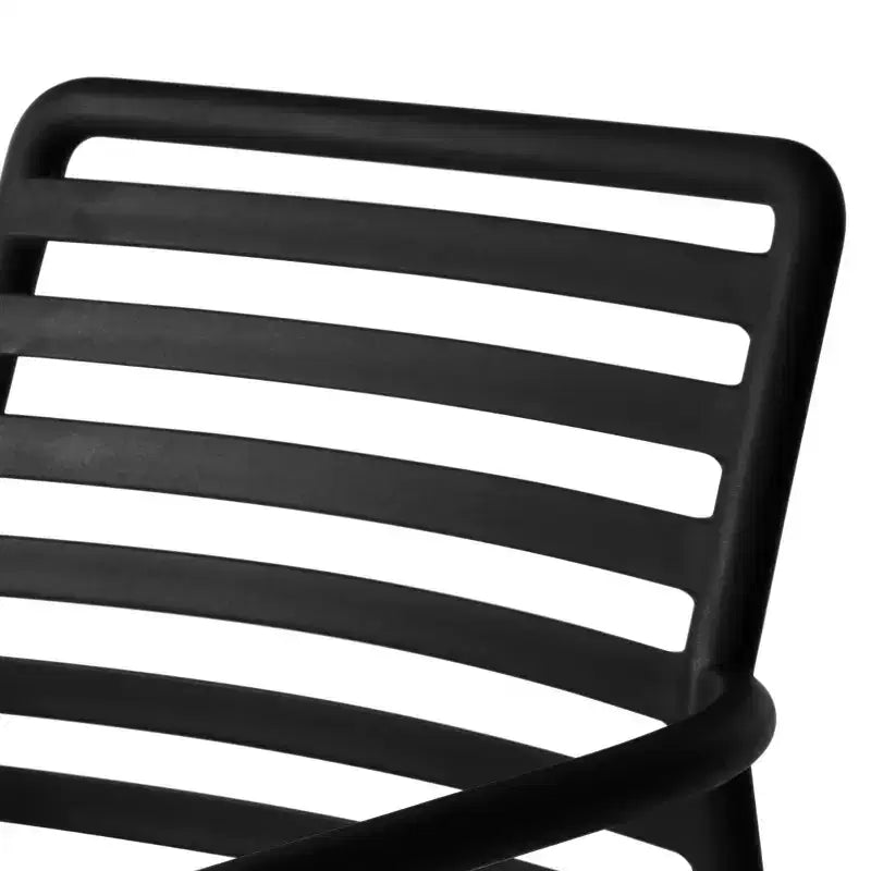 Conjunto de mesa de comedor de patio de metal para interior y exterior WestinTrends Playa de 5 piezas con sillas de brazos de plástico apilables