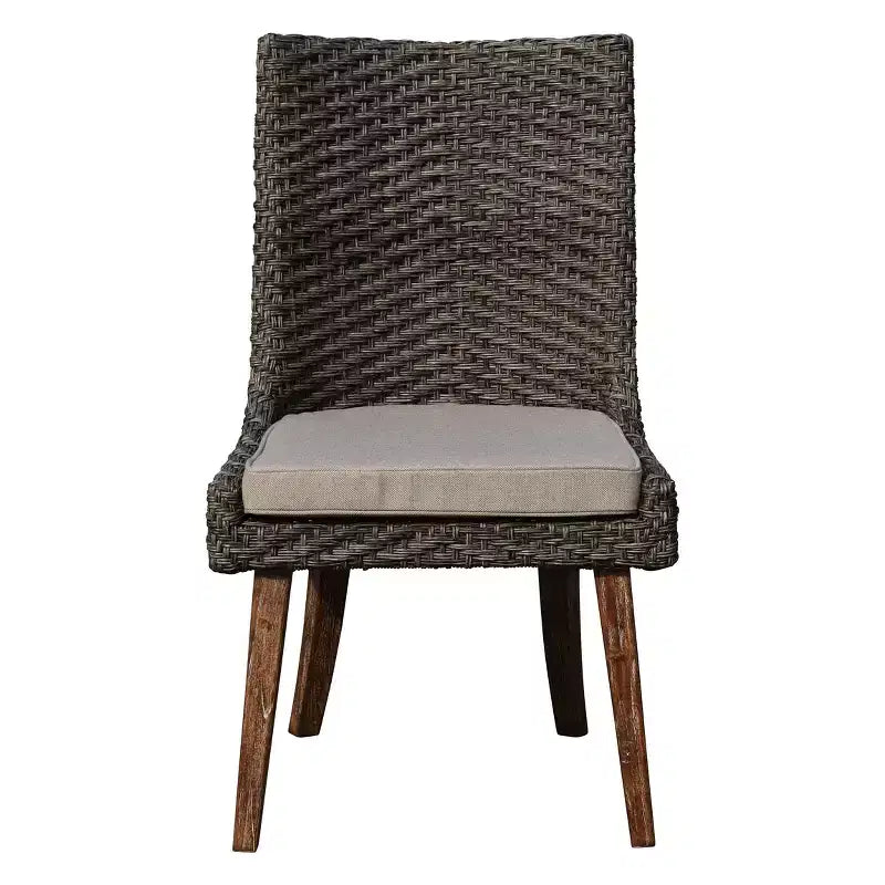 Conjunto de comedor Courtyard Casual Bermuda de 5 piezas, de teca FSC, con mesa redonda de comedor de 48 con patas en forma de bandera; incluye una mesa redonda de comedor de 48 y cuatro sillas de comedor