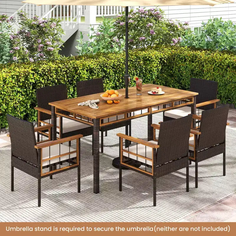 Costway 7-teiliges PE-Korbgeflecht-Terrassen-Esszimmer-Set mit 1.97-Sonnenschirmöffnung und Sitzpolstern für Terrasse und Garten, Mix-Braun