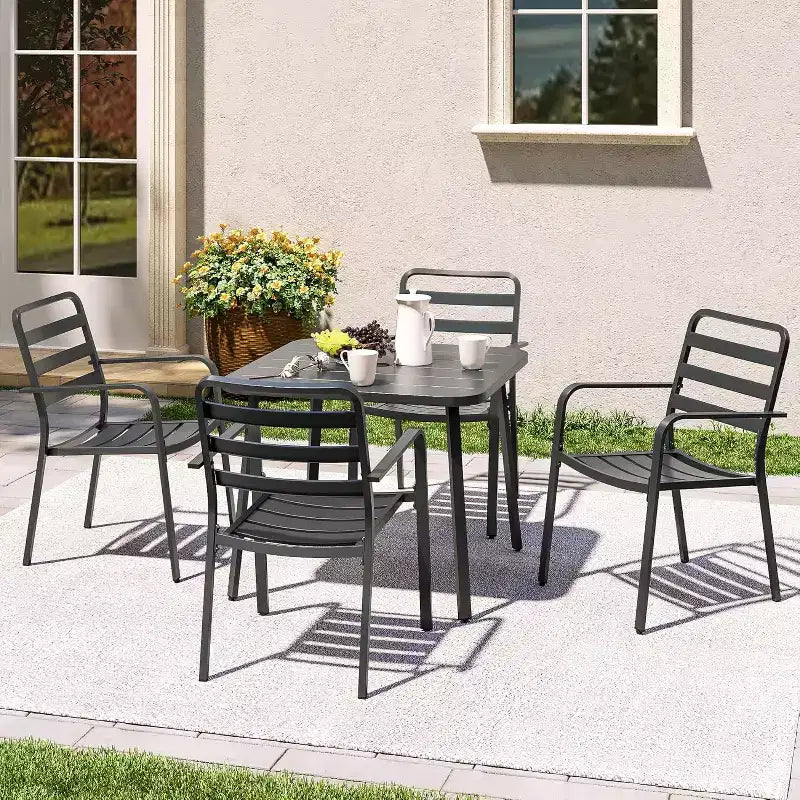 LAUSAINT HOME 5-delige eetset voor buiten voor 4 personen, vierkante zwarte metalen tafel van 35' met parasolgat van 1.5' en 4 stapelbare stoelen