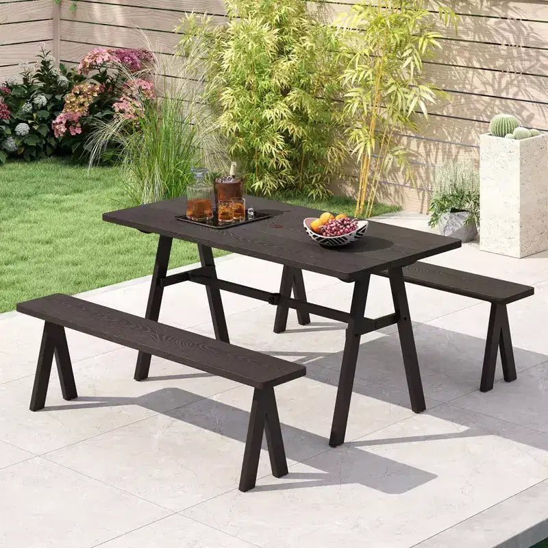 Conjunto Costway de mesa de picnic y bancos para exterior de 3 piezas, para 6 personas, con orificio para sombrilla de 1,93