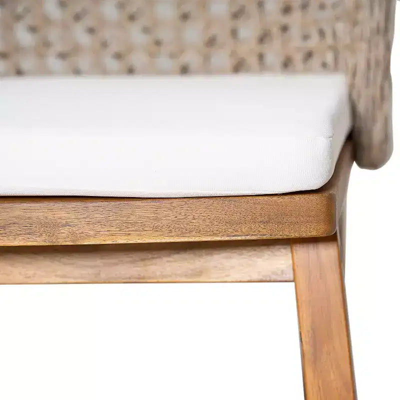 Christopher Knight Home Rohan modernes 3-teiliges Akazienholz-Terrassen-Esszimmerstuhl-Set mit natürlichem Korbgeflecht und Bistrotisch