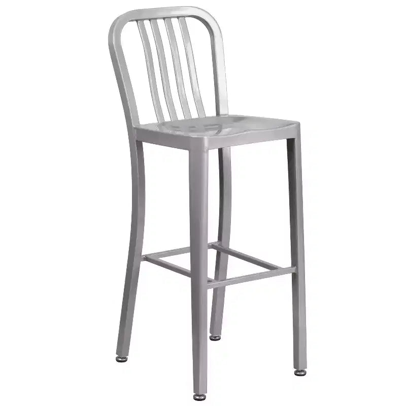 Emma and Oliver Commercial 30-Zoll-Bartischgarnitur aus Metall für den Innen- und Außenbereich mit rundem Tisch und 4 Hockern mit Lattenlehne