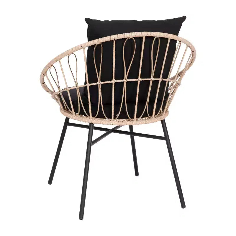 Merrick Lane 3-teiliges Terrassen-Set mit Rattanseilen-Stühlen, passendem Beistelltisch mit Glasplatte und Kissen für den Innen- und Außenbereich