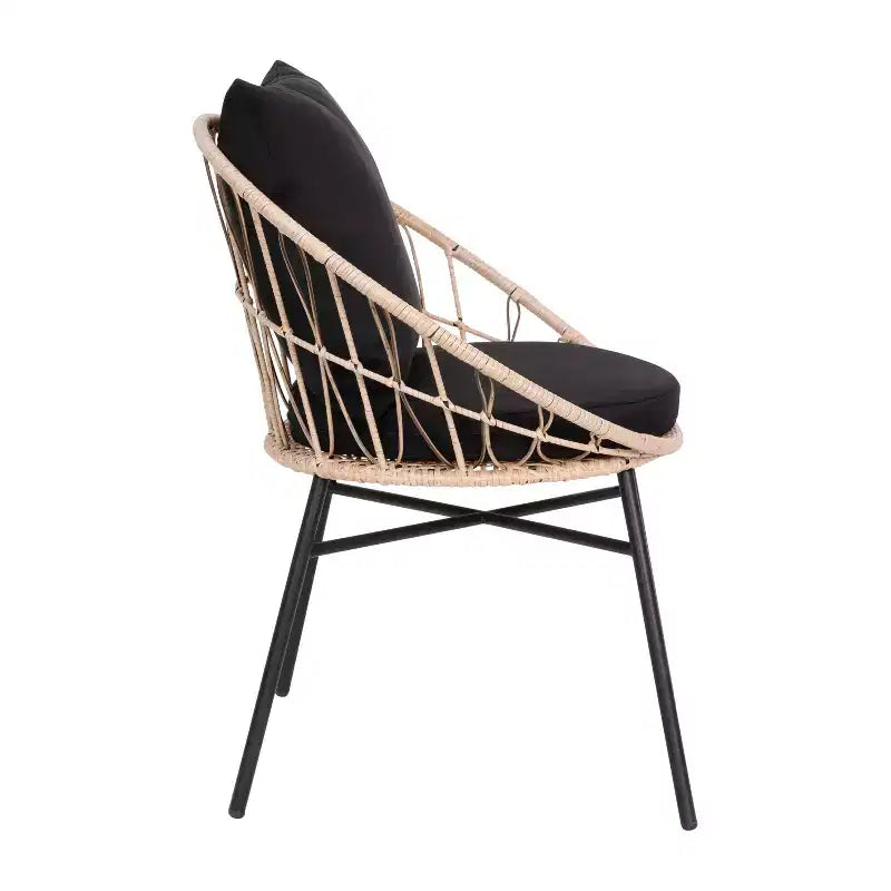 Merrick Lane 3-teiliges Terrassen-Set mit Rattanseilen-Stühlen, passendem Beistelltisch mit Glasplatte und Kissen für den Innen- und Außenbereich