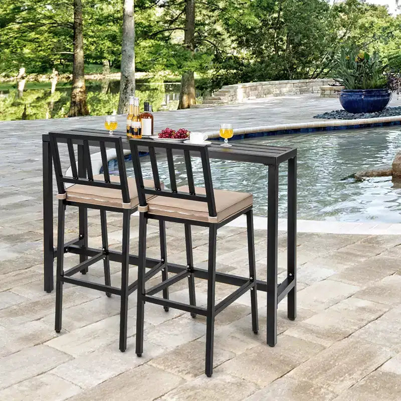 Conjunto de mesa de comedor para patio Costway de 3 piezas, con mesa de bar y sillas de metal, con cojín