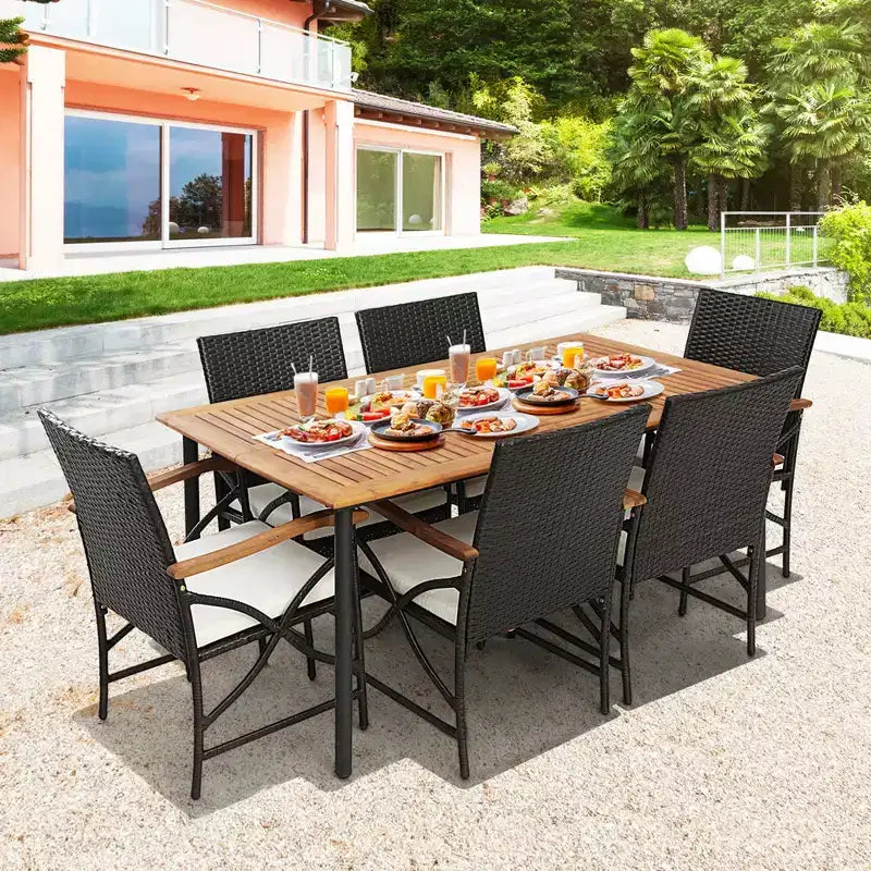 Juego de comedor de patio de mimbre Costway de 5 piezas, con sillones acolchados y mesa de madera de acacia con orificio para sombrilla